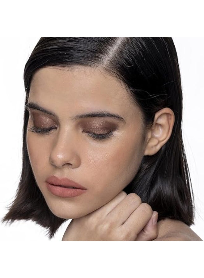 كيرو قلم ظلال العيون كيرو طويل الأمد لتفتيح البشرة - لون نحاسي رملي (بني مع لؤلؤ برونزي)، 1.4 غرام | مقاوم للماء، غني بالأصباغ، مرطب | نباتي، خالٍ من البارابين، لم يُختبر على الحيوانات | غني بفيتامين سي وزيت بذور المانجو - Image 3